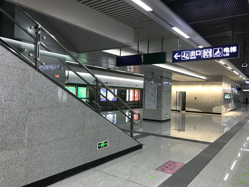 武汉地铁八号线一期117台