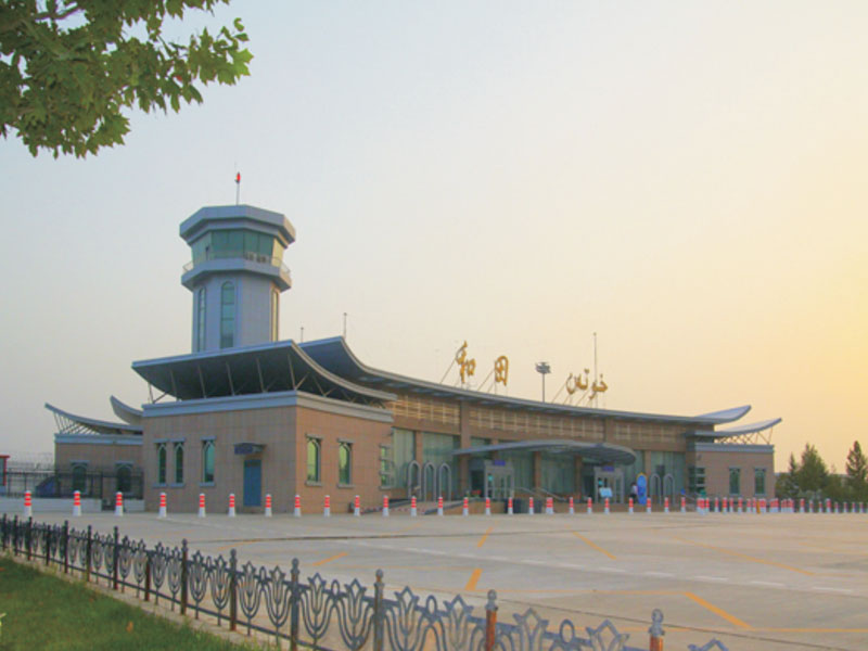 新疆和田机场5台
